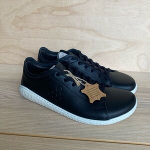 ⚫️EU40 Vivobarefoot shoes